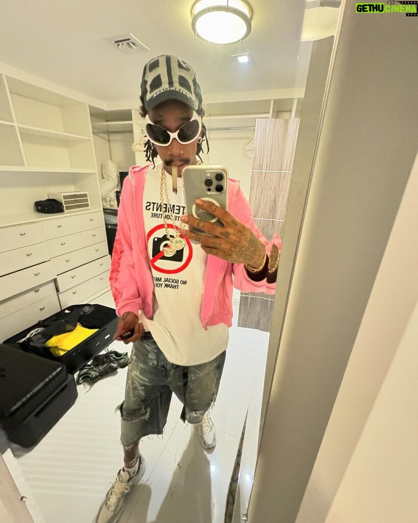 Wiz Khalifa Instagram - Met the plug in Miami