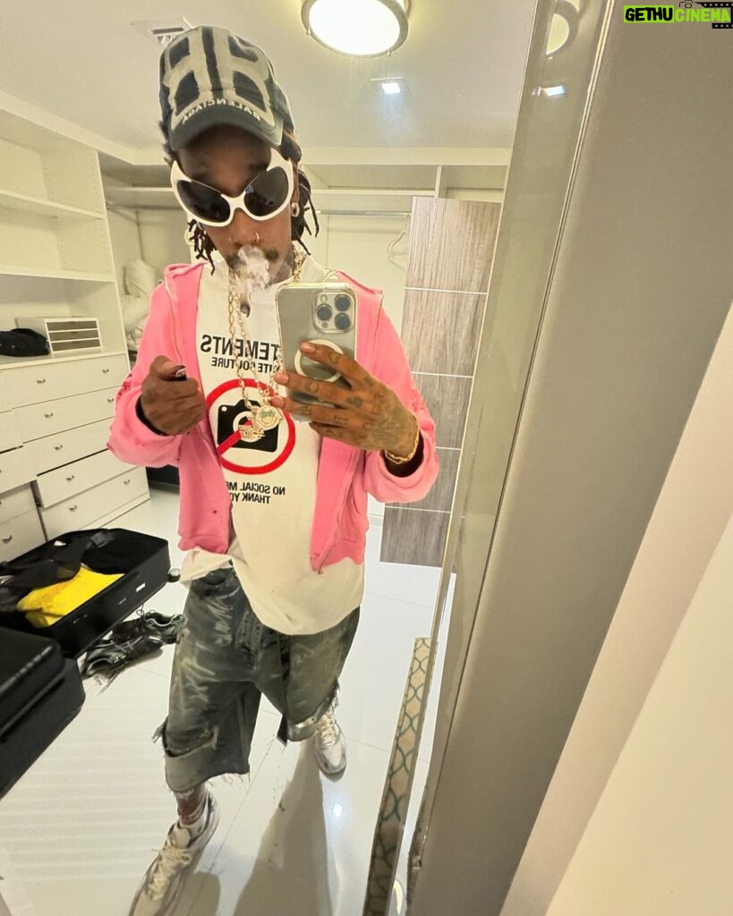 Wiz Khalifa Instagram - Met the plug in Miami