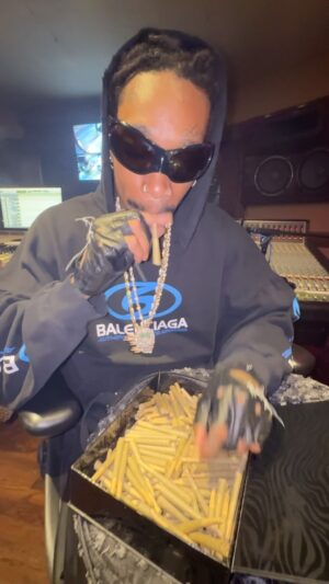 Wiz Khalifa Instagram - Everybody Unks over here