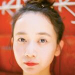 Yûka Eda Instagram - お知らせ 三戸なつめさんのデビュー10周年記念フォトエッセイ『なつめろん』が8月12日に発売します。 撮影を担当してます。 全編台湾ロケ フォトエッセイということで、台湾での撮り下ろし写真もたっぷりですが、三戸さんの心からの言葉もたくさん綴られていて、大切な一冊になりそうです。 食べて笑って歩いての目まぐるしい三戸さんとの台湾時間をひたすら楽しい気持ちで追いかけました。放っておいても大人になってしまうし、どこからともなく年相応なんて言葉が降ってきますが、そんなの無視して、ふざけてはしゃいで走り抜けてほしいなと、撮りながら、ふと思いました。三戸さんの人生の大切な瞬間が少しでも多く写っていたら嬉しいです。 本日から予約スタートです。 是非とも。