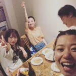 Yûka Eda Instagram - 6月も終わりか〜振り返るぞ😌 1 このように集めているものたちをちいさい神さまと呼んでおります。ケンエレ信者です。 2 撮影で台湾に。朝ごはん。ここの鹹豆漿は搾菜が入っていて本当に美味しかったなあ。 3 海外に行ったら絶対にコンビニでおにぎりと茶とアイスを買うことを決めている。ペットボトルに茶葉が入ってる。さすがお茶大国！日本でも売ってください！ 4 1ヶ月前から予約した念願のお店。パスタおいしすぎた🍝 5 イカ〜〜インゲン豆のペースト。何事という味。 6 チーム陰キャ。いつもありがとうございます。 7 怒涛の撮影。これは美味しいから絶対食べてと言われ、雑な取り置き。あんバタァ 8 メロンの季節だね 9 世界一美味しいトロたく 10 毎度お馴染み1000円ガチャ。今回は五条悟先生でした。別名『ものすごくいらんもの詰め込みガチャ』 6月もよく働き、よく遊びましたね。毎日同じこと言ってますが、自分の人生の機嫌は自分で取っていきたい所存。 今夏もたくさん働いて思いきり遊ぼうと思います。 誰かお祭りとかき氷と花火、しようね🫶お願いします🫶