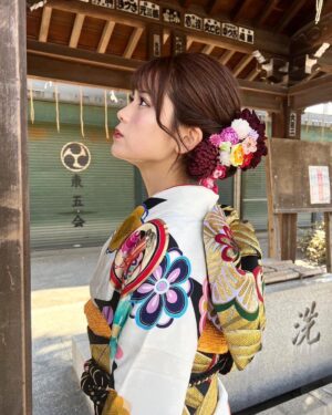 Yūka Murayama Instagram - おめでとうございます
素敵な1日にしてください🌷➰
この振袖は自分のです👘 ♡
また着たい〜
 #成人の日