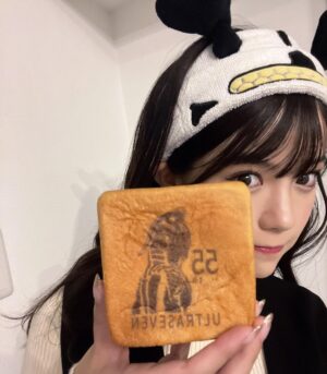 Yūka Murayama Instagram - 下北沢ウルトラタウンフェスの
パン屋さんで
ウルトラセブン55周年のパンゲット🍞
美味しすぎたよ～🤤
 #ウルトラセブン 
 #ウルトラタウンフェス