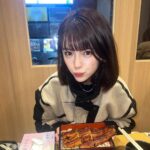 Yūka Murayama Instagram - 打ち合わせ終わりのうなぎϵ( 'Θ' )϶ #うなぎ #ボブ