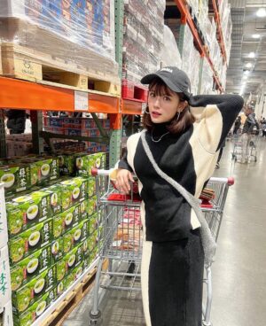 Yūka Murayama Instagram - ひさびさコストコ
 #costco 
 #03