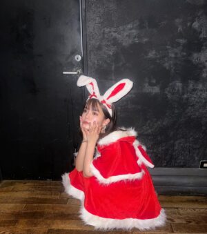 Yūka Murayama Instagram - クリスマスイベント本当にありがとう☺️
1部目の衣装♡♡うさ耳は恥ずかしい笑
北海道、広島、京都、大分、、、
などなど、
本当に遠方から来てくださってる方々が沢山で本当に感謝してもしきれないです🥲
はじめてのファンミで至らない点も沢山あったと思うけど、
みなさん暖かくて、⸜❤︎⸝‍
また会いに来てね💭
 #サンタコス 
 #クリスマスイベント 
 #ファンミ