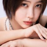 Yao Mi Instagram - 🖤🤍 這段話讓我內心無比寧靜 分享給大家 當自己能量越來越高時 開始真正理解每一個人沒有好壞、沒有對錯 只是處在不同的能量頻率 呈現出不同的狀態，做了不同的選擇。 言慢者貴，性柔者富，德厚者旺。 請允許自己做自己，也允許別人做別人，會活的更灑脫。 #願我們都活的灑脫 #2023yaomi 浙江橫店影視城