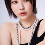 Yao Mi Instagram - 🖤🤍 這段話讓我內心無比寧靜 分享給大家 當自己能量越來越高時 開始真正理解每一個人沒有好壞、沒有對錯 只是處在不同的能量頻率 呈現出不同的狀態，做了不同的選擇。 言慢者貴，性柔者富，德厚者旺。 請允許自己做自己，也允許別人做別人，會活的更灑脫。 #願我們都活的灑脫 #2023yaomi 浙江橫店影視城