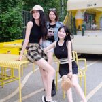 Yao Mi Instagram - 我的2個太陽集合了🧡🤍🖤 一個傻 一個智障 一個大聰明 自我介紹完畢🐣 @yyyrrr414 @sunyanen_ #2023Yaomi Beijing