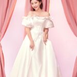 Yao Mi Instagram - 恭喜從心滿一歲囉🥰🙌🏻 @lesourire.dental 生日快樂💕 很開心也很感恩 能擔任從心週年的微笑大使 非常感謝從心美學牙醫的專業技術專，做完 #客製化微笑曲線 自然的貼片，讓我的笑容更自信燦爛，隨性大笑都能抓拍出片🥹 蜜粉們 一同參加從心 8 月生日月的活動 @lesourire.dental 現場有許多美學專案活動和驚喜！ 無論男女，我們都該擁有一口健康的牙齒👍🏻 趕緊私訊「從心美學牙醫診所」報名參加。 預約說是姚蜜的蜜粉有另外的㊙️🥰 週年慶活動流程說明： 8/1—8/31 即可參加『從心生日月活動』 📍預約諮詢，現場報到 📍參加現場「拍照及生日月」活動 📍拍攝X光片後專案管理師初步了解狀況 📍醫師親自1對1諮詢，即刻使用專案活動項目 📍確認療程後，預約後續治療預約 指定8/1-8/5預約，更可享VIP專屬活動資格！ 現場有限量生日驚喜！等蜜粉來挖寶！ 最後我們一起祝福「從心牙醫診所」生日快樂🎂 從心牙醫預約Line：@ lesourire #2023Yaomi