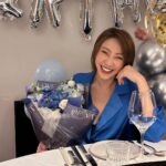 Yao Mi Instagram - 感恩一切💙🙏🏻🥹 謝謝我愛的人跟愛我的人在我身邊 這是最幸福的事 工作與興趣平衡 愛人與戰友共生 2024繼續向前行🐝 謝謝人生第一個送我愛馬仕的女人 @yyyrrr414 謝謝騙走我眼淚的女人 @sunyanen_ 謝謝遠端遙控驚喜的女人 @chenhui____ #房間門口開了一個小花舖 #是個被寵愛的好日子 @2023Yaomi #happybirthday