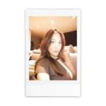 Yasmin Erbil Instagram - instax👋🏽🐰🙆🏼‍♀️