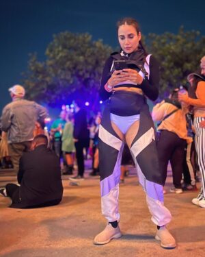 Yasmine Aker Instagram - Photo dump - Desert Hearts 2023 🦂🐪🏜️💖💗🪩 ✨

📸🙏🏼 @omidtime