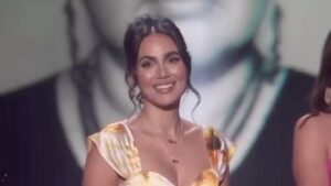 Yasmine Aker Instagram - “To be an icon isn’t about how long you’ve had your platform. Being an icon is what you do with that platform.” - Lizzo 

I’m honored to represent my Iranian community, and so grateful to @lizzobeeating for inviting not just one but two Iranian women to share her spotlight at the People’s Choice Awards 2022, Lizzo was awarded the People’s Champion Award, for her continued work in marginalized communities 🤍 thank you for bringing us together and leading by example. Lizzo is an absolute Queen and powerful agent for progress and positive change. 

Lizzo used her power and platform to lift up issues affecting women and marginalized communities; gun violence, abortion rights, affordable childcare and paid leave, women’s rights, the plight of Indigenous peoples, combating islamophobia anti-semitism, gender violence, hate crimes, empowering the Asian American and the Pacific Islander community, access to safe drinking water, the unhoused community, transgender, non-binary and gender non-conforming youth and people, African American communities, indigenous people of Mexico and Central America, Native peoples, police violence and brutality, and bringing attention to the Iranian women and people’s fight for freedom and democracy. 

I’m humbled to have had the opportunity and privilege to meet all of the incredible activists on that stage all working tirelessly to make this world a more equitable and just place. I will cherish this moment for a lifetime. 

Follow these activists!!

@LittleMissFlint 
@reshmasaujani 
@beauty2thestreetz 
@emiliana.guereca founder of @wmnsmarchla 
@essyli creator of @HateCrimeBook 
@feevaone of @mujeresdemaiz
@JaylaRosePDX 
@KaraRoselleS
@ChappaquiddickWampanoag 
@mirelesm80, sister of Eva Mireles, 4th grade teacher at Robb Elementary
@ameliamaris co-founder + director @shoutyourabortion
@odilia_yego co-founder & ED of @mycielo_org
@tarlanr
@SaharPirzada of @HeartToGrow
@TransDivaChandi
@CrystalEchoHawk founder & ED @illuminative
@TamikaLPalmer mother of Breonna Taylor

Thank you @peopleschoice @eentertainment @nbc 

#PCAs #Lizzo #peopleschoiceawards #activism #humanrights #womensrights #iran #democracy