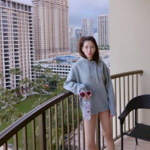 Ye Jung-hwa Instagram - 🌴