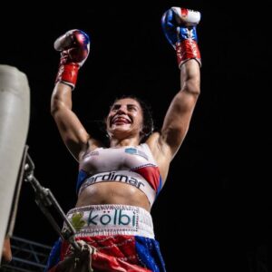 Yokasta Valle Instagram - Gracias Cartago, Gracias Costa Rica, he trabajado cada día de mi carrera para una noche mágica como la que Cartago me regaló anoche. Logramos demostrarle a Golden Boy y al mundo del boxeo como apoyamos mi país, de corazón gracias de nuevo, los amo!!! @grupomutual @kolbi_cr @miafemtech @cherycostarica @ccdrsanjoseoficial @atunsardimar