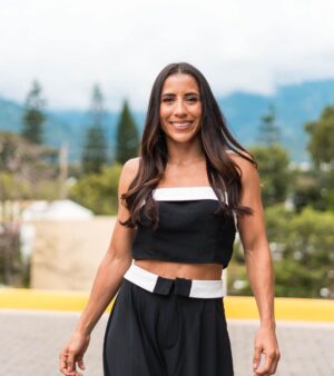 Yokasta Valle Instagram - 🖤🤍 
•
•
•
Outfit 👗 : @maoosuricr @karamawicr 
Maquillaje 💄: @grethelgonzalez_ 
foto 📸 : @kevinloja.s