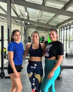 Yokasta Valle Instagram - sisters 🫶🏽 ❤️