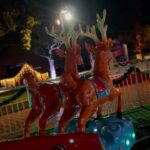Yolanda Tati Instagram - Fizemos uma Despedida de Filho Único 🥳😂🎠❤️ Organizámos um plano surpresa - como todos os dos seus emocionantes 2 anos e 4 Meses - e levámos o Leonardo para viver um fim de tarde-pseudo-noite-porque-horário-de-Inverno com direito a TANTA limonada, mochis, voos e cowboyada, que até viu estrelinhas… 🤠🤣 NADAAAAN… O Leonilson está PRONTO! VEEEEM, Bebé-Cujo-Nome-Não-Será-Nataniel-nem-Natalino-nem-Natanielson-mesmo-se-nascer-realmente-no-dia-de-Natal… 🎅🏾👋🏾🙉🙈🐒 #MoambaComPizza #Family #Love #Natal #DespedidaDoLeonilson #ItalianoDeCabinda