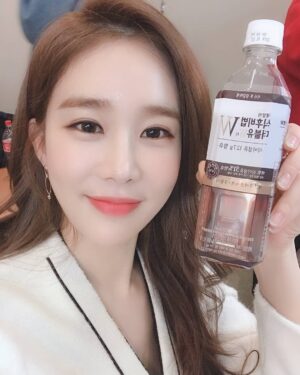 Yoo In-na Instagram - 😍😍
@ys870922 진심이랑 #w차
#유인나차 #식후비법w #유인나