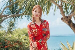 Yoo In-na Instagram - Yoo In Na Talks to Appear In Drama Directed by PD Behind "What's Wrong with Secretary Kim" 
Sep 7, 2018

by nature1010 @soompi

Yoo In Na may be appearing in upcoming drama “It Feels Sincere” (literal translation). On September 7, a source from her agency YG Entertainment stated, “She is currently positively in discussion [to appear in the drama].” Based on a novel of the same name written by Korean author Jager, “It Feels Sincere” is about the romance between a lawyer and a top actress, whose life goes downhill after becoming caught up in a scandal with a third generation chaebol. The drama will be headed by producing-director Park Joon Hwa, who recently directed popular tvN drama “What’s Wrong with Secretary Kim.” If Yoo In Na accepts the offer, she will be making her return to the small screen in one year and six months, as her last drama was tvN’s “Goblin.” “It Feels Sincere” is slated to air in the first half of next year, after upcoming drama “Boyfriend” starring Song Hye Kyo and Park Bo Gum, which will air this coming November.