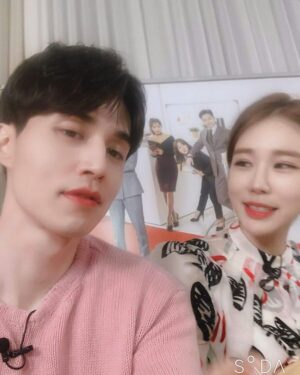 Yoo In-na Instagram - Finally their selca 😍❤
ctto thanks 😊