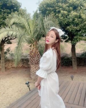 Yoon Jin-yi Instagram - 너무 좋은 제주💕사랑하는 사람들이랑