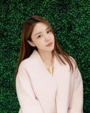 Yoon Jin-yi Instagram - 세련이💖