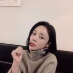 Yoon Jin-yi Instagram - 추억 익숙한 시간들