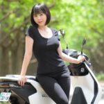 Yuki Yomichi Instagram - 🏍️夜道雪のちょっと寄り道🏍️ コラム更新🆙 ホンダ初！電動バイクEM1 e：に 乗ってみました！❤️ 至って普通のスクーター。でも…。 見た目とは裏腹に走りが凄すぎる…。 ぜひ読んでね！ 🔻 bike-news.jp/post/317025 #バイクのニュース