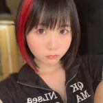 Yuki Yomichi Instagram - 髪の毛あかちゃんになったよ #写真好きな人と繋がりたい #ポートレート #声優 #youtuber #ファインダー越しの私の世界 #ポートレート女子 #オフショット #バイク女子 #バイク好きな人と繋がりたい #バイク #ライダー #バイク乗りと繋がりたい #派手髪 #赤メッシュ #ヘアカラー