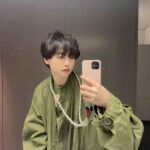Yutaro Instagram - 〜最近の私服〜 春は淡い色沢山着たくなるよね、みんなは何色着たくなる？ 気づいてた人は気づいてたと思いますがスマホケースを @topologie.jp に変えました。服とか気分によって付け替えたり、移動が多い日は無くさないように紐付けたりするの楽しくていいよね〜僕は薄ピンクと深い緑にしたヨ🐸🌸 #topologie