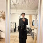 Yuzuru Kawai Instagram - 2023年のアインシュタインの全国ツアーのポスター撮影でした📷 今年は広島からスタートです。是非是非どこかしらの会場でお会いしましょう！！！ そして、明日の19時半頃から僕のこのインスタのアカウントでアキナ牛シュタインのメンバーでインスタライブをします☺️ こちらもツアーの告知なので、宜しければ見てください😉 皆さんにとってええ日曜日でありますように！✨