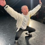 Yuzuru Kawai Instagram - 仲良しライブ・シャッフルトーク、お越し下さった皆さん、配信で観て頂いた皆さん、ありがとうございました！配信は延長になってますのでお正月のお供に是非☺️ 2023年最後仕事は山名の前転を連写する、でフィニッシュでした。 何でコレやりたかったんやろ、、、 皆さん、良いお年を、お正月をお迎えください✨