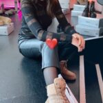 Yvonne Catterfeld Instagram - Wow, dieser Gabor-Boot ist ein absolutes Must-have! 😍 Der Reißverschluss macht das  Hineinschlüpfen so easy. Dank der Comfort-Mehrweite haben wir außerdem extra viel Platz im Schuh und das Fußbett lässt sich optional einfach austauschen - perfekt für den Winter. ❄️❄️❄️