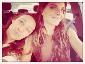Yvonne Catterfeld Instagram - Ich sehne mich nach Sonne und Quality-Time oder mal wieder einem ganz spontanen Roadtrip. Wie versüßt ihr euch die dunkle Jahreszeit?

#sonne #qualitytime 
#stauselfie