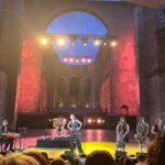 Yvonne Catterfeld Instagram - Ihr Lieben, noch immer denke ich an diesen besonderen Abend bei den @badhersfelderfestspiele mit Begeisterung zurück- die schönste Location von allen bisher - ich danke euch, dass ihr so weit reist, um uns zu sehen, neugierig seid. Danke für eure Briefe und Wertschätzung auch für jeden von uns auf der Bühne 🙏 Wir hatten so viel Spaß miteinander und mit euch! Wir sehn uns auf der Bühne im nächsten Jahr und bis dahin versorge ich euch immer mal wieder mit live Videos 😘 eure Yvonne #change #acoustic #singersongwriter