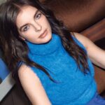 Yvonne Catterfeld Instagram - Ihr Lieben, während mein Team und meine Kollegen bereits die Hälfte der neuen beiden Wolfsland-Filme im Kasten haben, bin ich erst jetzt dazu gekommen. Vielen Dank an @molinafilm, die es mir möglich macht, mehr Zeit mit meinem Sohn zu verbringen ☺️ Bald sag ich euch, wann die neuen “Wolfsland”- Filme ausgestrahlt werden. Und danke abermals für diese starken Fotos 📸 @joergschieferecke und @gaborshoes_official sowie H&M: @saskiakrause Styling: @ha_nink