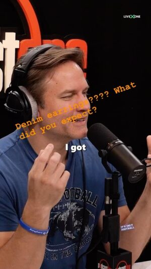 Zach Gilford Instagram - Denim earrings ftw. 

Listen to the full ‘It’s Not Only Football’ podcast wherever you get yours. 

#fridaynightlights #denim #toomuchdenim #badtrends #fashion (@itsnotonlyfootball, @peacocktv)
