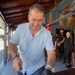 Zafer Algöz Instagram – Balıkesirde lezzet şöleni ve yakında İstanbula geliyor.Kokorec’in profösör’ü Erdal ustam @aslanboga_kokorec 🇹🇷👍