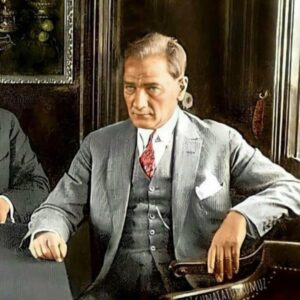 Zafer Algöz Instagram - İzmirin dağlarında çiçekler açtıranlara selam olsun.#9eylülizmirinkurtuluşukutluolsun 🙏🇹🇷