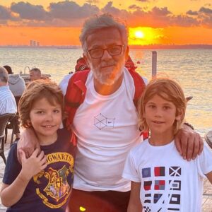 Zafer Algöz Instagram - Büyük denizci #sadunboro ‘nun torunları geliyor.#boraakın #bartuönal .Muhteşemsiniz genc yelkenciler 🙏🧿🥰 @istanbulyelken1952 @blobberbora bartu_tur4. ❤️🇹🇷