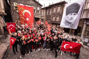 Zafer Algöz Instagram - Sette son planlar #erşankuneri …Cumhuriyetimiz 100 yaşında…Yaşasın Türkiye Cumhuriyeti.Bayramımız kutluolsun..🙏🧿🇹🇷