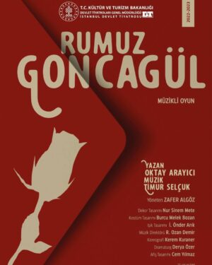 Zafer Algöz Instagram - Cumhuriyetimizin 100.yılında bir Türk klasiğiyle huzurunuzdayız.#oktayarayıcı ‘nın oyununa #timurselçuk bestelerıyle lezzet katmaktır muradımız.🙏😊 10-Ocak-2023 itibariyle #istanbuldevlettiyatrosu sahnelerindeyız.Afiş tasarımıyla katkıda bulunan sevgili @cmylmz ‘a teşekkürler.👍