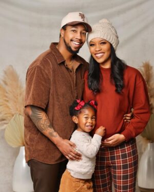 Zakiyah Everette Instagram - Extra thankful this year 🍁🤎🤰🏽#thanfulforfamily #thankfulformybabies #thankfulforlove #happythanksgivng #2023baby