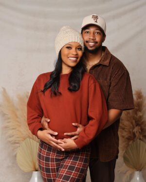 Zakiyah Everette Instagram - Extra thankful this year 🍁🤎🤰🏽#thanfulforfamily #thankfulformybabies #thankfulforlove #happythanksgivng #2023baby