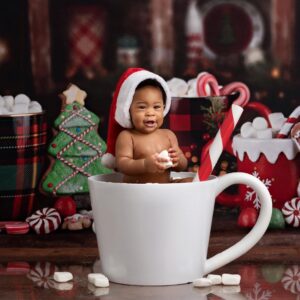 Zakiyah Everette Instagram - My sweet baby ✨❄️ @harlemaaliyah ☺️ #8monthsold #myfirstchristmas #blackbabies #beautifulblackbabies #blackmomsblog