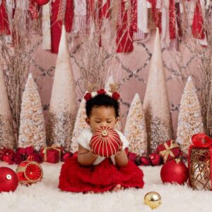 Zakiyah Everette Instagram - My sweet baby ✨❄️ @harlemaaliyah ☺️ #8monthsold #myfirstchristmas #blackbabies #beautifulblackbabies #blackmomsblog