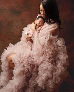 Zakiyah Everette Instagram - Happy one month my nugget, mommy loves you so much 🤎 #timebestill #1monthold #mommydaughter #loveofmylife 📸 @lisayvettephotography .
.
.
.
.
.
.
.
.
.
#prettybaby #myfirstborn #happybaby #fashionbaby #cutebabies #blackbaby #blackbabies #curlybaby #naturalhair #babyfashion #babymodel #gerberbaby #babiesofig #baby #newborn #marchbaby #pisces #piscesbaby #babymilestones #HarlemAaliyah #babyHarlem #prettygirl #babyfever #myprincess #newbornphotography #spring
