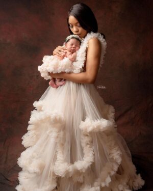 Zakiyah Everette Instagram - Happy one month my nugget, mommy loves you so much 🤎 #timebestill #1monthold #mommydaughter #loveofmylife 📸 @lisayvettephotography .
.
.
.
.
.
.
.
.
.
#prettybaby #myfirstborn #happybaby #fashionbaby #cutebabies #blackbaby #blackbabies #curlybaby #naturalhair #babyfashion #babymodel #gerberbaby #babiesofig #baby #newborn #marchbaby #pisces #piscesbaby #babymilestones #HarlemAaliyah #babyHarlem #prettygirl #babyfever #myprincess #newbornphotography #spring